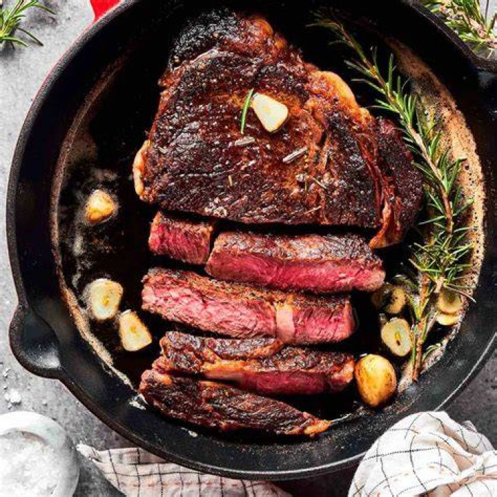 Which cast iron is best for steak?