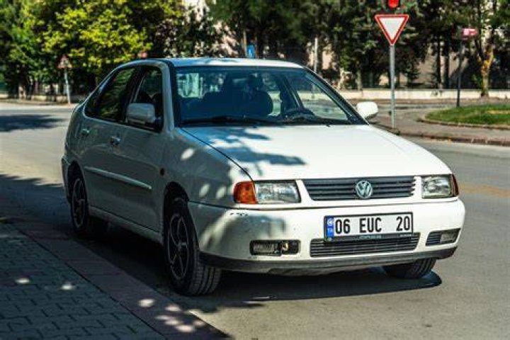 Will my car turn off if I don't have the key?